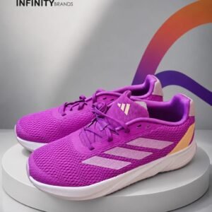 حذاء Adidas حريمي موف بنعل أبيض مقاس 39 1/3