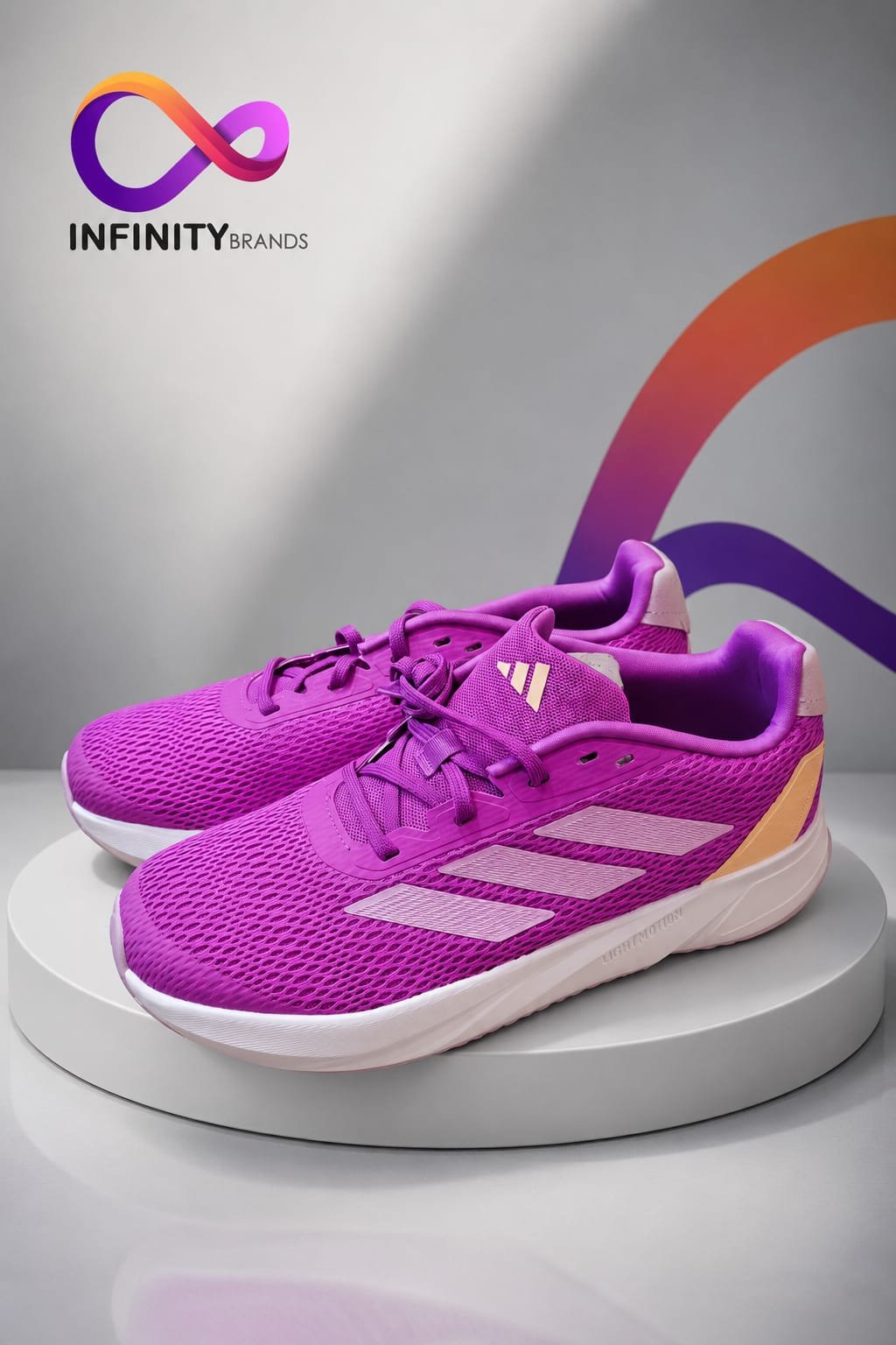 حذاء Adidas حريمي موف حذاء Adidas حريمي موف بنعل أبيض مقاس 39 1/3