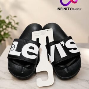 شبشب Levi's حريمي أسود بلوجو أبيض مقاس 39